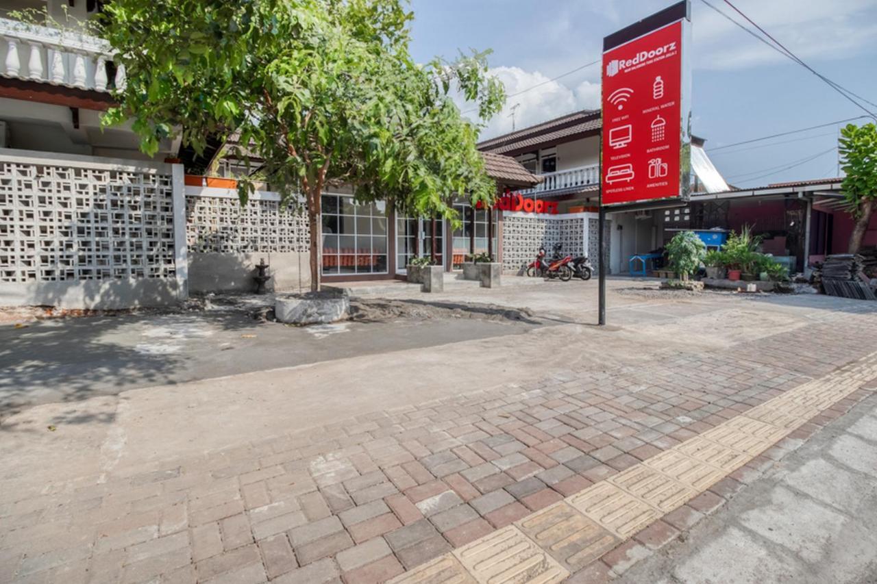 Reddoorz Near Malioboro Tugu Station Jogja 2 Yogyakarta Exterior foto