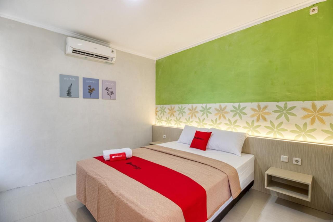 Reddoorz Near Malioboro Tugu Station Jogja 2 Yogyakarta Exterior foto