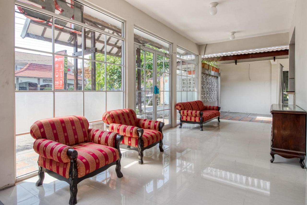 Reddoorz Near Malioboro Tugu Station Jogja 2 Yogyakarta Exterior foto