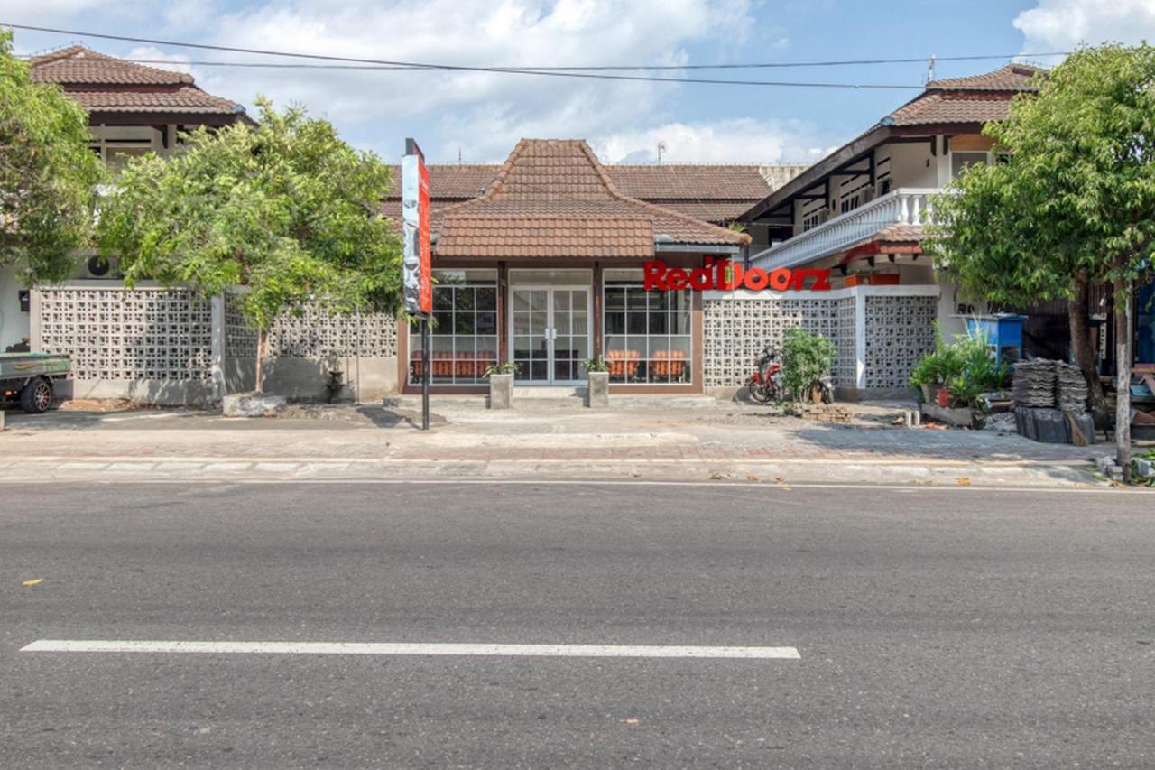Reddoorz Near Malioboro Tugu Station Jogja 2 Yogyakarta Exterior foto